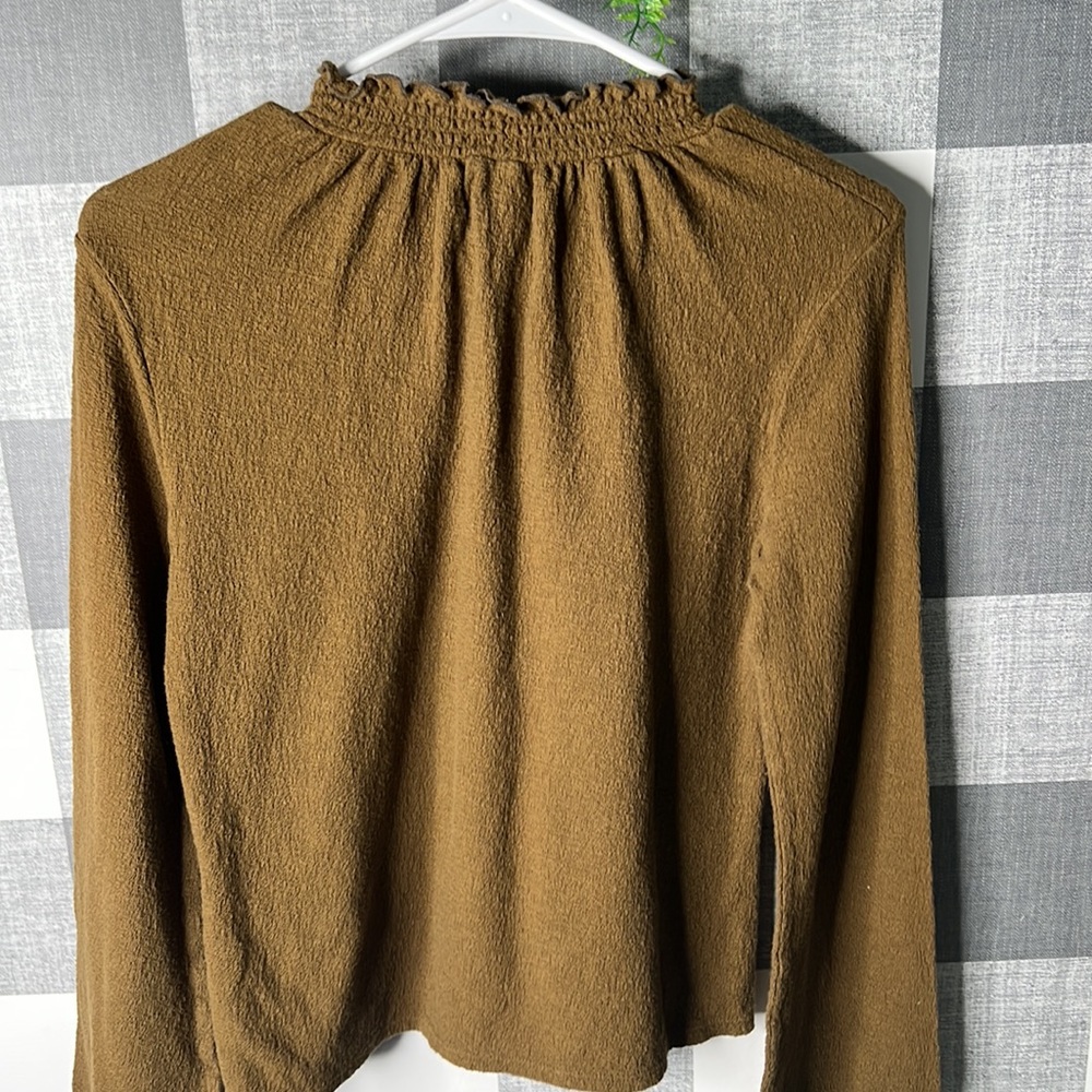 Texture and Thread Blouse - Picture 5 of 7